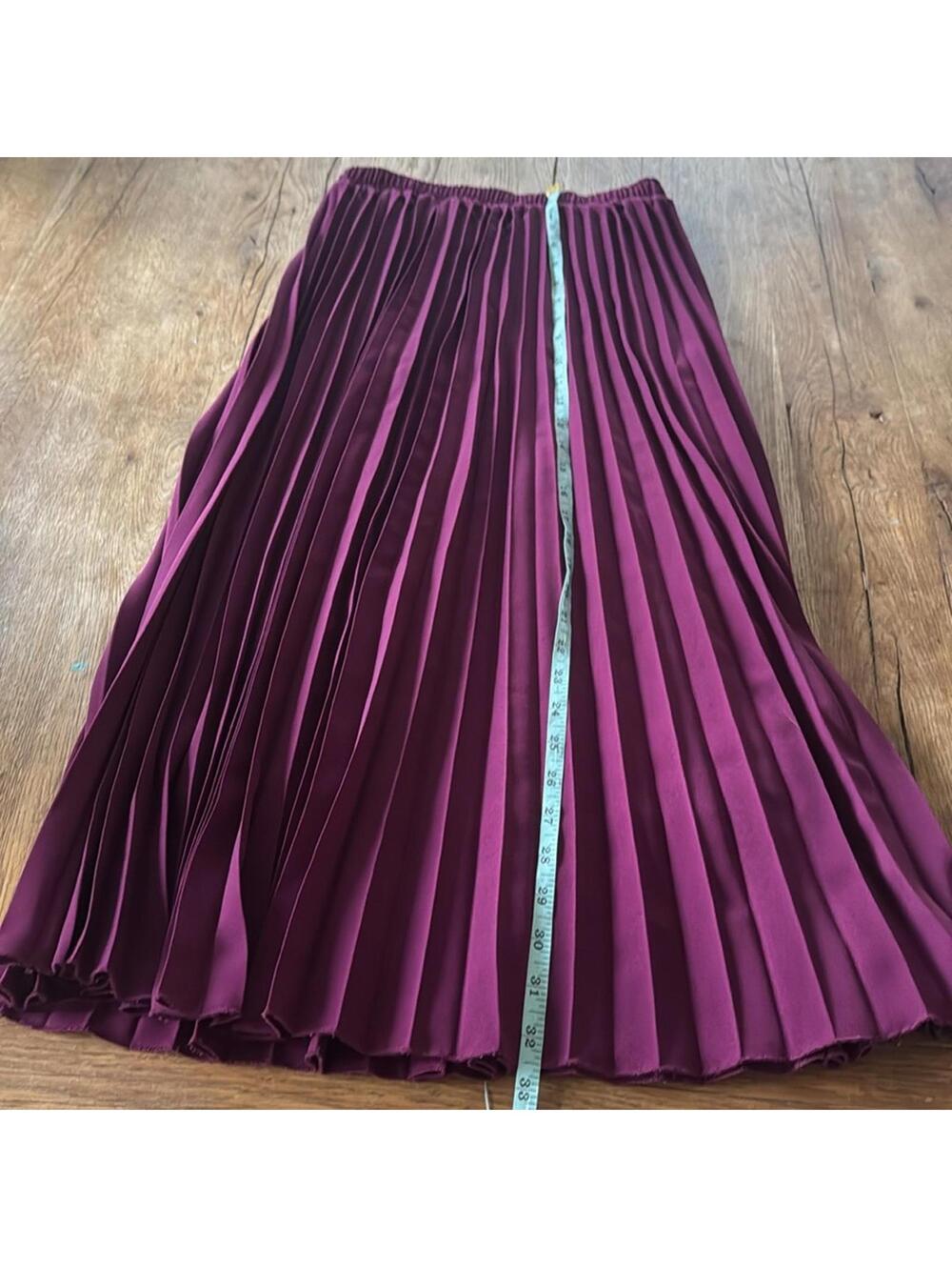 Elegant Pleated Purple Skirt by Le-Ciel size medium - Picture 3 of 6